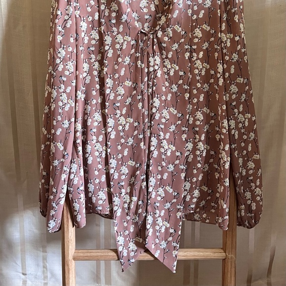 Max Studio Tie Front Floral Blouse - Picture 3 of 7